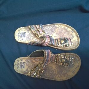 Muk Luks Sandals Size 7.5 Or 8
